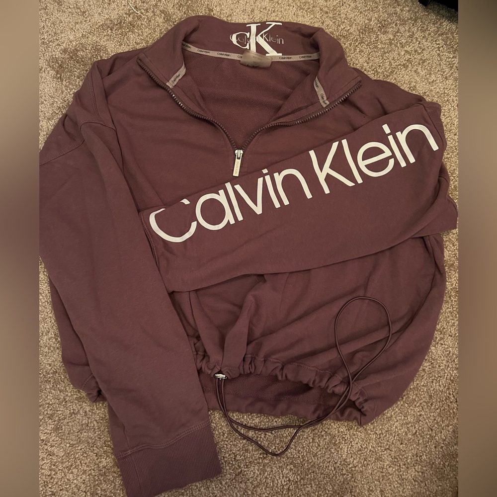 Calvin Klein Cropped Sweatshirt